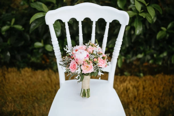 White Wedding Chair you can find on Gecko